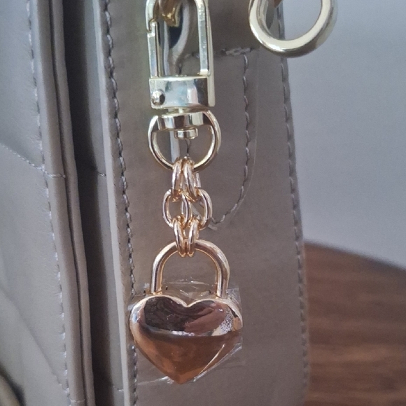 Gold Heart Handbag Charm - Picture 1 of 4